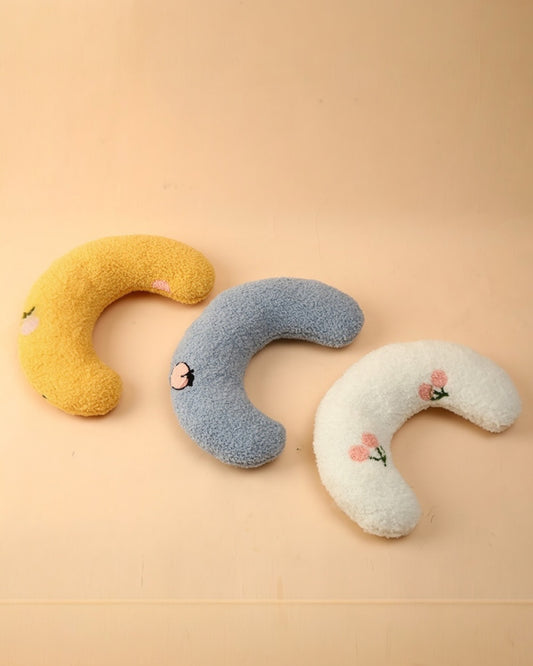 U-Shaped Calming Pillow for Cats and Dogs