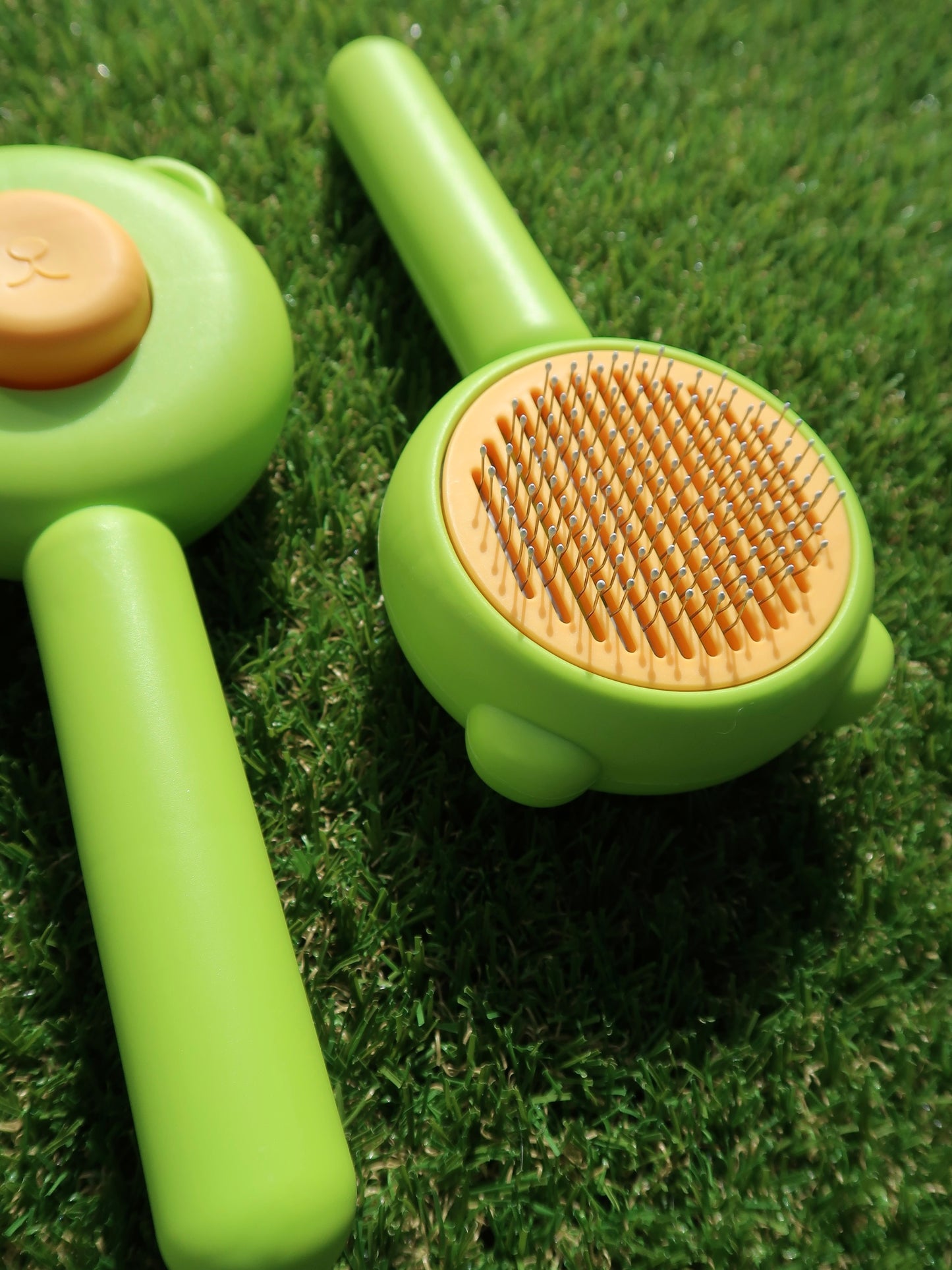 Gentle Grooming Pet Brush [Apple Green]