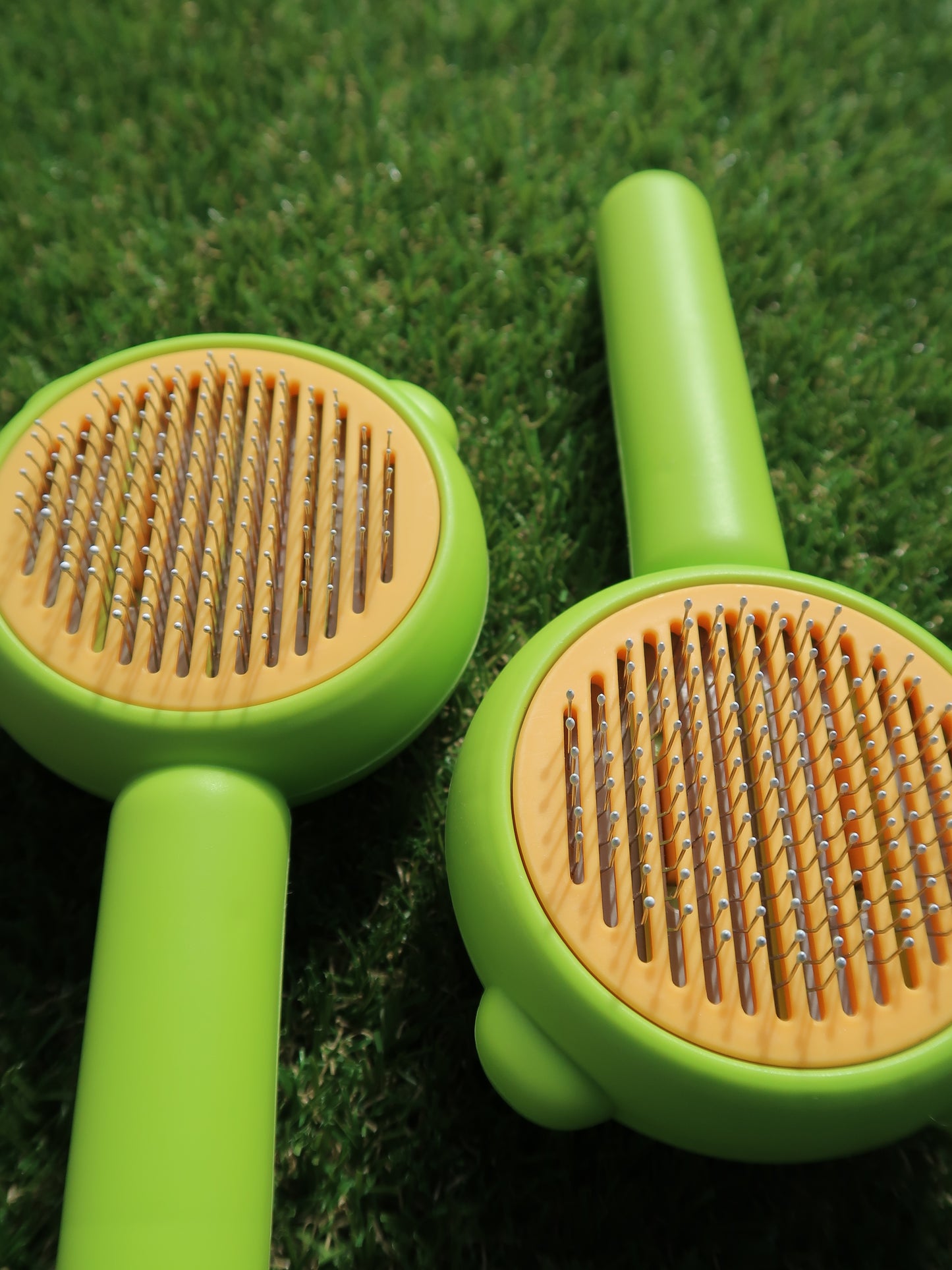 Gentle Grooming Pet Brush [Apple Green]