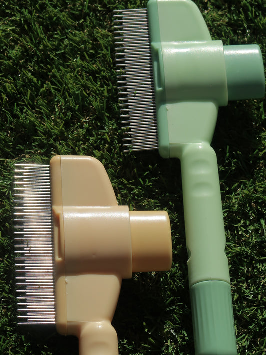 Self-Cleaning Pet Grooming Comb