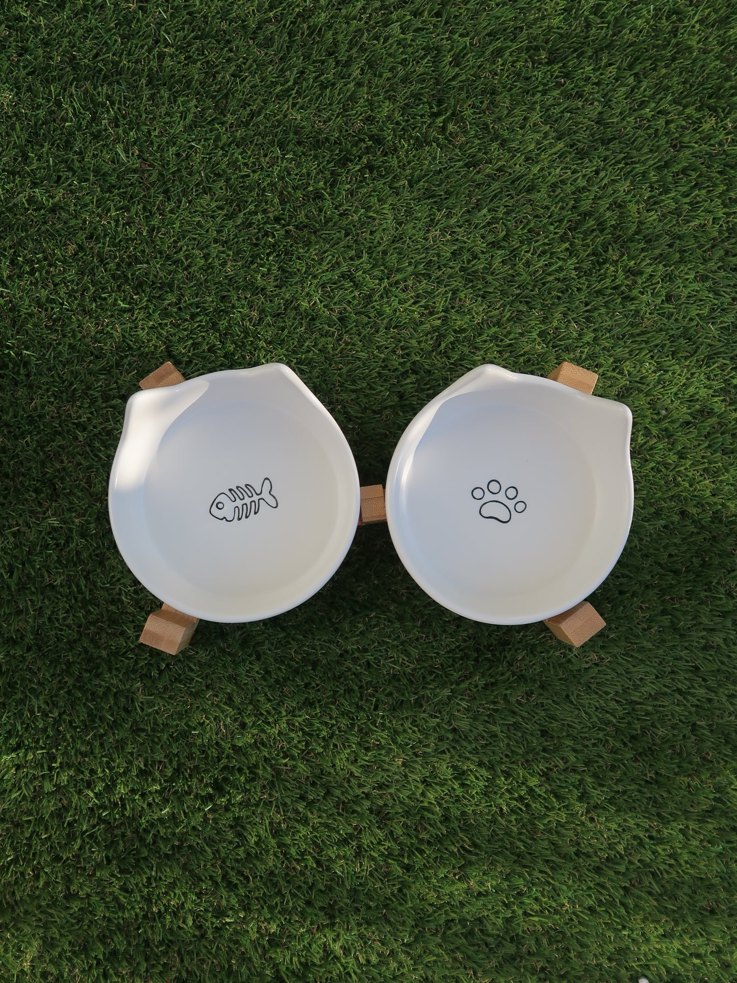 Cat‑Ear Ceramic Pet Bowl Duo [White]